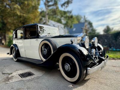 Dickie’s Chauffeured Classic Cars